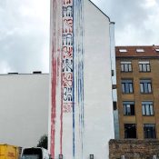 <strong>Artist:</strong> Mr. Paradox<br>
<strong>Location:</strong> Luckenwalderstraße 6